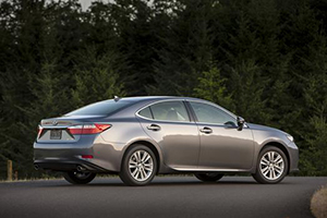 Now in its sixth generation, the redesigned 2013 Lexus ES breaks away from its 20-plus-year tradition of being a nice upscale Toyota Camry.