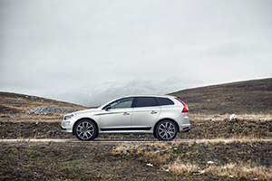 Volvo XC60 T6 side